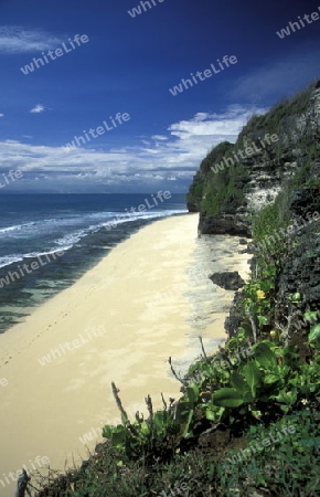 Ein Strand mit dem Namen Paradise Beach oder Dreamland Beach im Sueden der Insel Bali in Indonesien in Suedostasien.