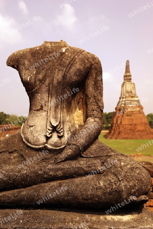 Der Wat Chai Wattanaram Tempel in der Tempelstadt Ayutthaya noerdlich von Bangkok in Thailand.