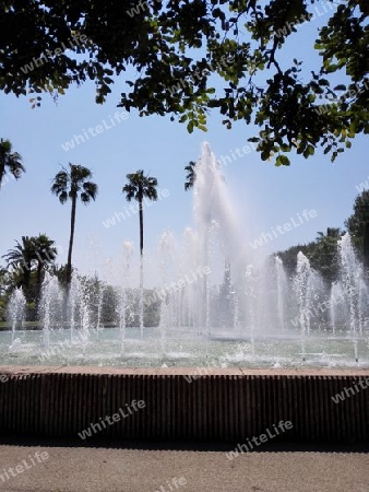 Brunnen mit Fontaene