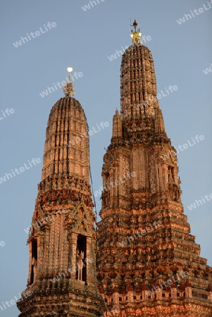 Der Wat Arun Tempel in der Stadt Bangkok in Thailand in Suedostasien.