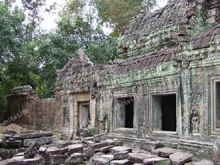 Kambodscha - Verfallener Tempel in Angkor 