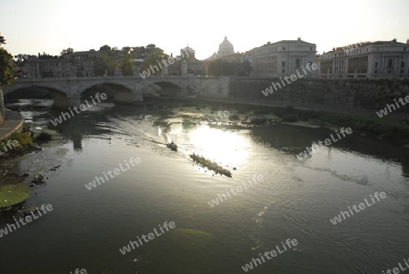 Tiber und Vatikan Sonnenuntergang