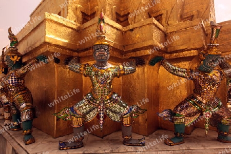 Die Tempelanlage des Wat Phra Kaew in Banglamphu in Bangkok der Hauptstadt von Thailand in Suedostasien.  