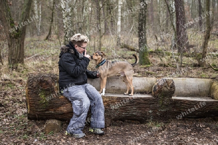 Frau mit Hund