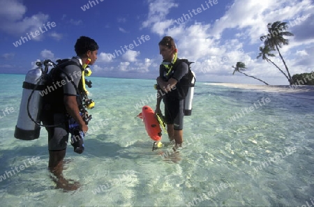 
Eine Tauchschule an der Insel Velavaru im Southmale Atoll auf den Inseln der Malediven im Indischen Ozean