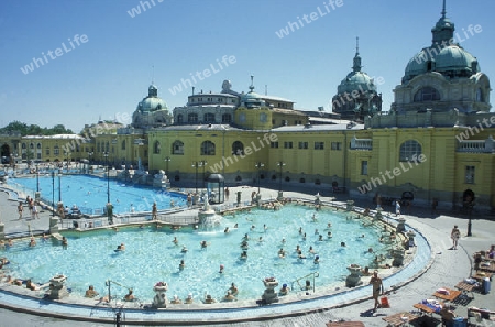 Das Szechenyi Bad in Budapest der Hauptstadt von Ungarn in Osteuropa..