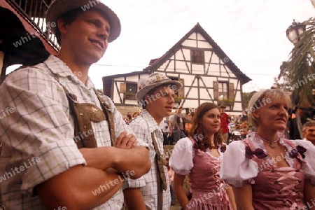 Suedamerika, Karibik, Venezuela, Colonia Tovar, Dorf, Haus, Dorfzentrum, Deutsche Architektur, Schwarzwald Haus, Kollonie, mitten im Nebelwald, Landwirtschaft, Abend, Volksfest, Dorfplatz, Fest, Tracht, Deutsche Tracht,