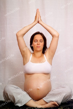 yoga auf couch