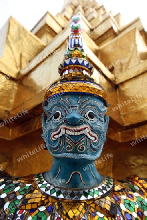 Eine Ramakien Figur im inneren des Wat Phra Keo im Tempelgelaende beim Koenigspalast im Historischen Zentrum der Hauptstadt Bangkok in Thailand. 