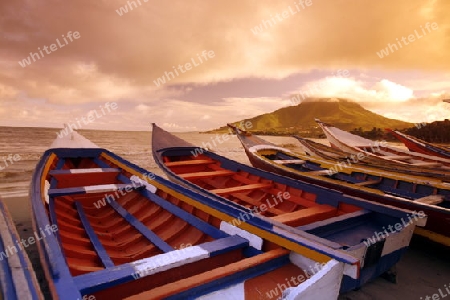 Suedamerika, Karibik, Venezuela, Isla Margarita, Ostkueste, El Tirano, Fischerdorf, Strand, Beach, Fischerboot, Boot, Holzboot, Landschaft,  