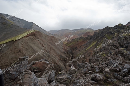 Der S?dwesten Islands, Obsidian Lavafeld Laugahraun vor Vulkan-Kulisse in Landmannalaugar