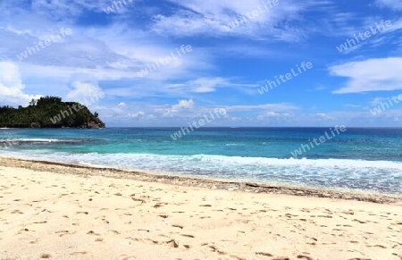 Sunny day beach view on the paradise islands Seychelles.