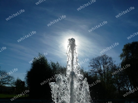 Springbrunnen mit Sonne