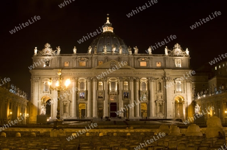 Rom - hl. Peterskirche durch die Nacht