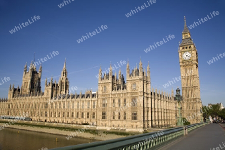 London - Parlament am Morgen