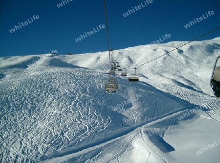 spuren im schnee