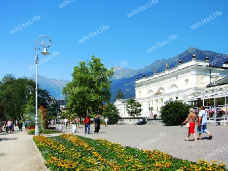 Kurhaus in Meran mit Promenade