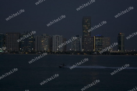 Blick auf die Skyline von Abu Dhabi