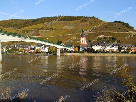 Zell an der Mosel mit Fu?g?ngerbr?cke