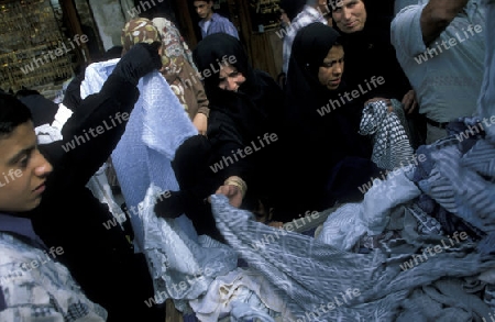 Auf dem Souq oder Markt in der Altstadt von Damaskus in der Hauptstadt von Syrien.