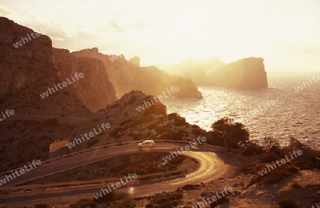 Die Landschaft beim Cap de Formentor auf der Halbinsel Formentor im Februar im Osten der Insel Mallorca einer der Balearen Inseln im Mittelmeer.   