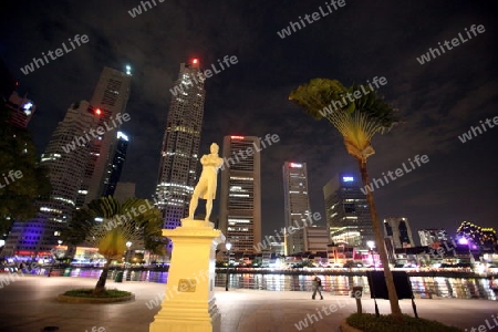 Die Skyline im Bankenviertel am Boat Quay von Singapur im Inselstaat Singapur in Asien.