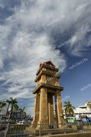 Der Uhrturm im Zentrum der Hauptstadt Amnat Charoen der Provinz Amnat Charoen nordwestlich von Ubon Ratchathani im nordosten von Thailand in Suedostasien.