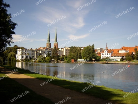 L?beck: Blick ?ber den Kr?henteich auf den Dom