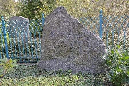 Ehrengrab des Schriftstellers Arnold Zweig,  Dorotheenst?dtischer Friedhof, Berlin Mitte, Deutschland, Europa