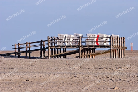 Strand mit Strandk?rbe