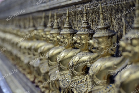 Der Wat Phra Kaew in der Stadt Bangkok in Thailand in Suedostasien.