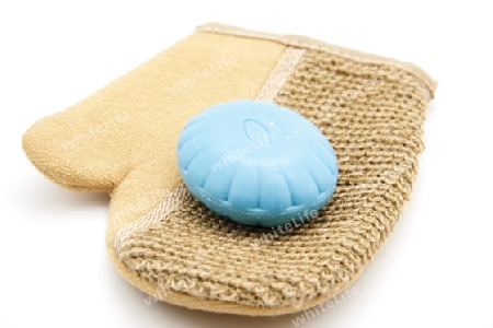 Blaue Seife mit Massagehandschuh