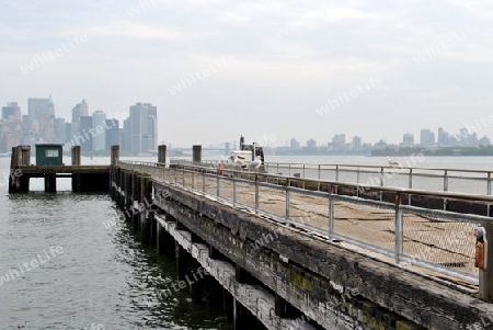 Von elis island blick auf Manhattan