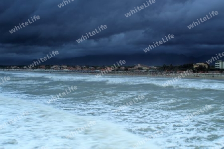 Sturm ?ber der Versilia 2