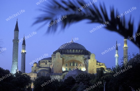 Die Aya Sofia Moschee im Stadtteil Sultanahmet in Istanbul in der Tuerkey.