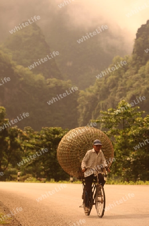 Die Landschaft am Xe Bang Fai River beim Dorf Mahaxai Mai von Tham Pa Fa unweit der Stadt Tha Khaek in zentral Laos an der Grenze zu Thailand in Suedostasien.