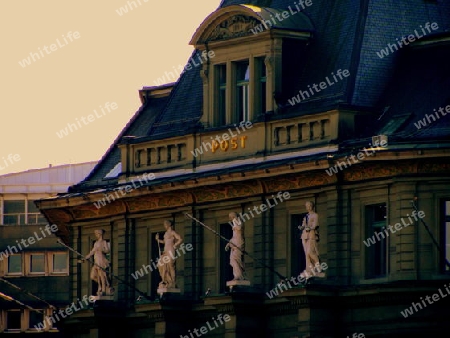 Figuren auf Dach Luzern