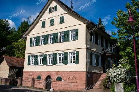 Mehrfamilienhaus