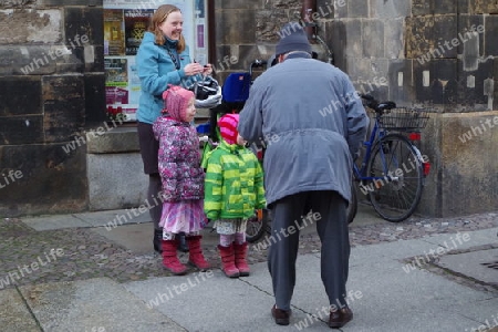 Sonntag zur Kirche