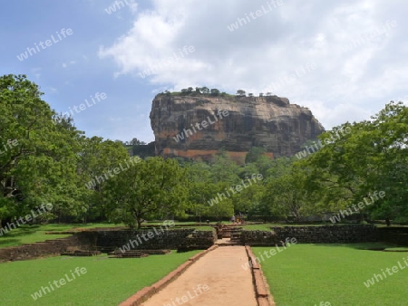 Sri Lanka, Blick auf den Sigiriya Felsen