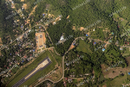 Sicht von einem Flugzeug bei der Landung auf das Dorf Mae Hong Son im norden von Thailand in Suedostasien.