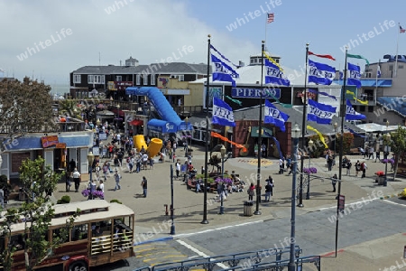  Pier 39 und Fisherman`s Wharf, Touristisches Zentrum  San Francisco, Kalifornien, USA