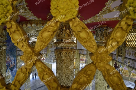 Der Grosse Tempel oder Chedi Phra Maha Chedi Chai Mongkhon auf einem Huegel bei Roi Et in der Provinz Roi Et nordwestlich von Ubon Ratchathani im nordosten von Thailand in Suedostasien.