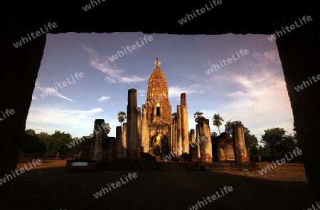 Der Wat Phra Si Ratana Mahathat im Si Satchanalai-Chaliang Historical Park rund 50 Km von Sukhothai in der Provinz Sukhothai im Norden von Thailand in Suedostasien.