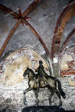 Ein Gang im Innenhof des Dom in der Altstadt in Riga, Lettland  