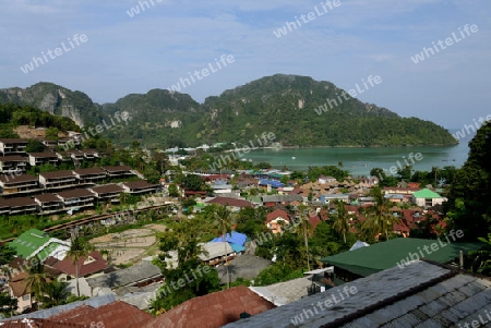 The view from the Viewpoint on the Town of Ko PhiPhi on Ko Phi Phi Island outside of the City of Krabi on the Andaman Sea in the south of Thailand. 