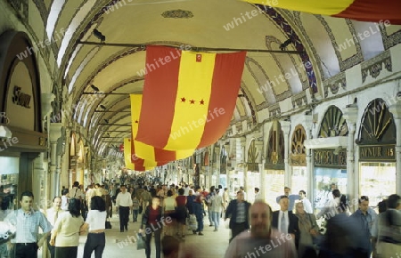 Der Markt, Souq oder Bzaar Kapali Carsi im Stadtteil Sultanahmet in Istanbul in der Tuerkey