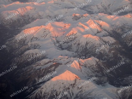 Abendd?mmerung ?ber den Alpen