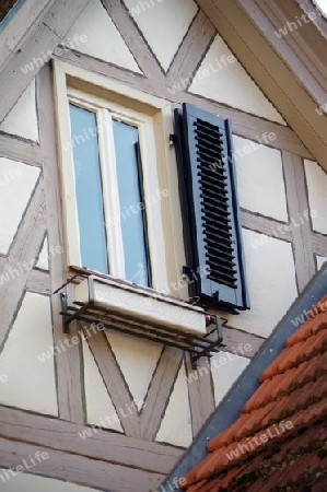 Fenster mit Klappladen im Fachwerk 1