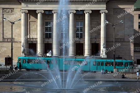 Ein Tram im Zentrum von Poznan im westen von Polen.  